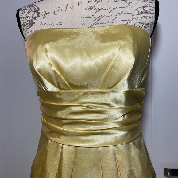 David’s Bridal Strapless Sheath Yellow Dress 100% Polyester Size 4 - Picture 4 of 5